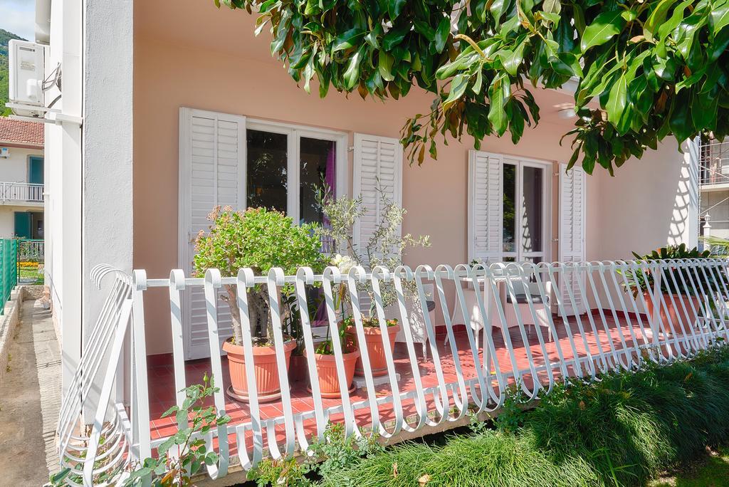 Vila Magnolia Bijela Exterior photo